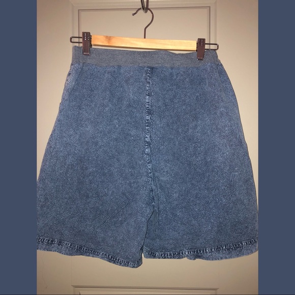 Stretchy jean shorts - Picture 2 of 2